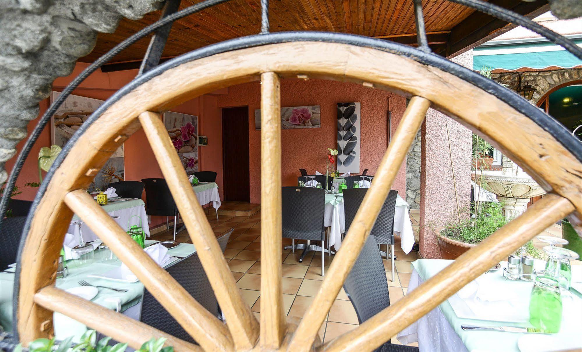 Logis Hotel Restaurant Les Charmettes Argelès-sur-Mer Exterior foto