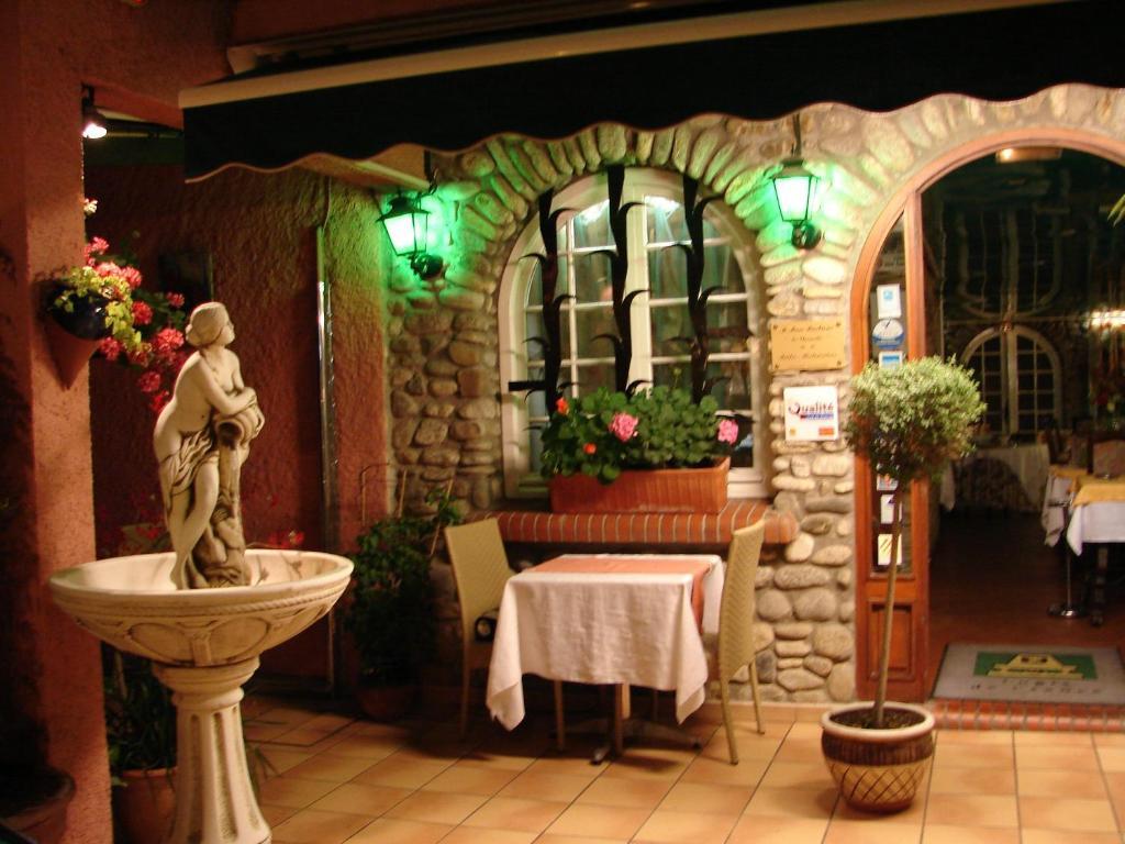 Logis Hotel Restaurant Les Charmettes Argelès-sur-Mer Exterior foto